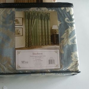 Widows curtains